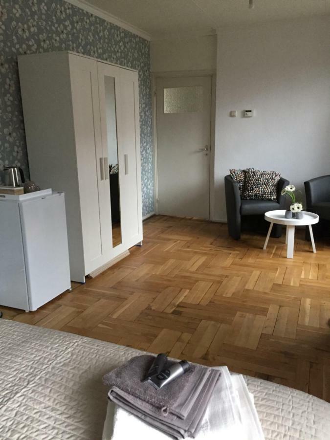 Bed And Breakfast Loft24 Херлен Екстериор снимка